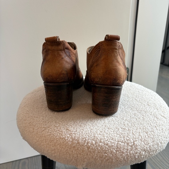 Freebird Sadie Leather Slip On Ankle Bootie 7 GUC - Picture 6 of 10